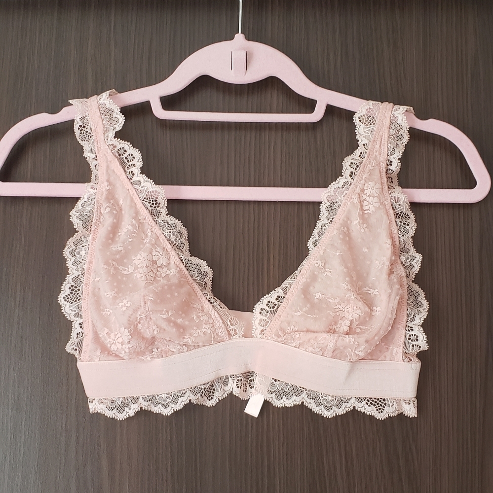 🌸 Victoria's Secret Lacey Bralette 🌸